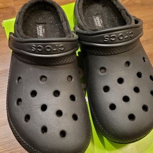 Black Crocs